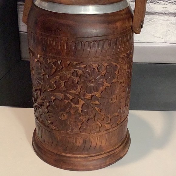 Vintage Hand Carved Wood Floral Pattern Ice Bucket With Lid Handle - Picture 2 of 12